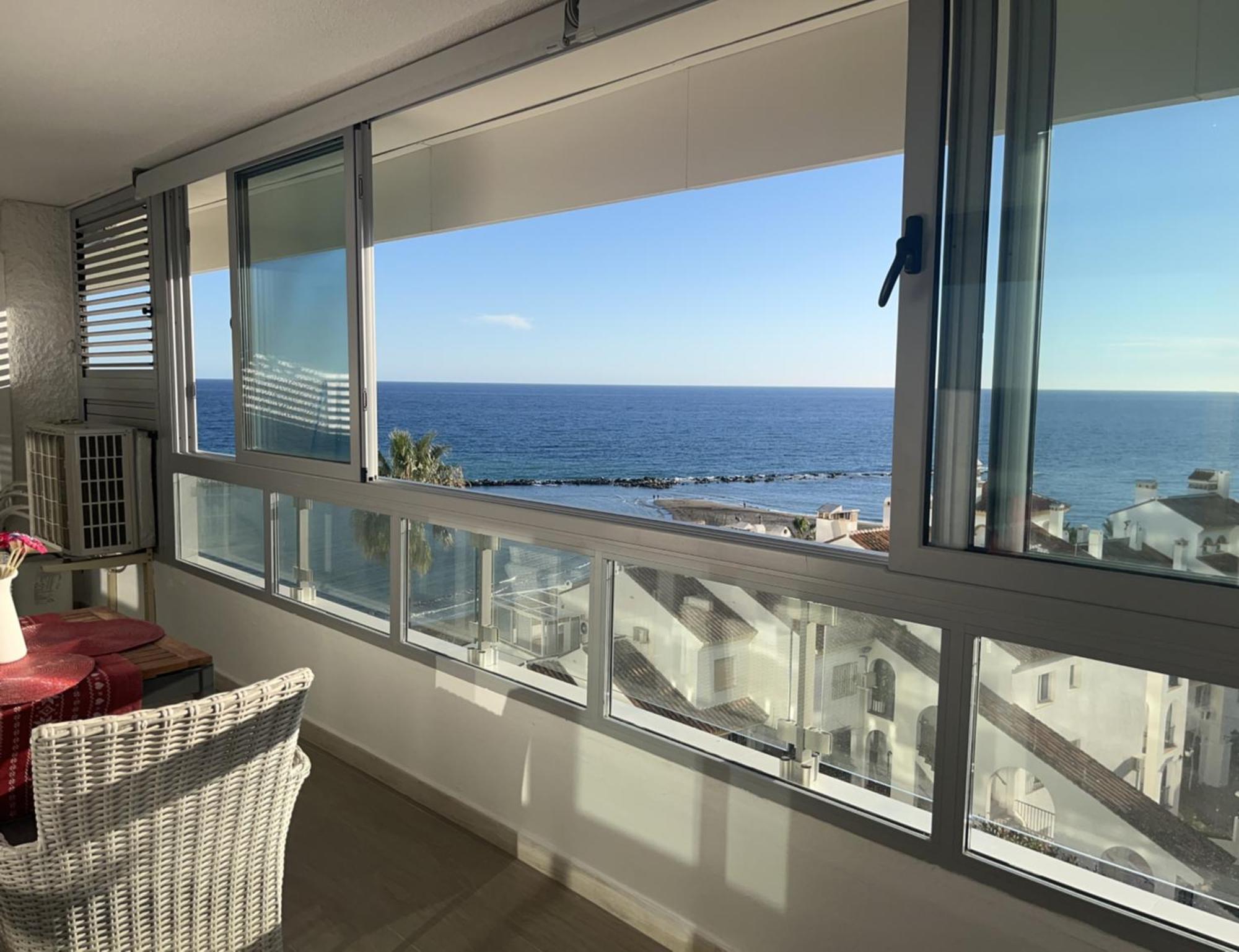 Stunning Apartment 50 Meters From The Sea Беналмадена Екстериор снимка