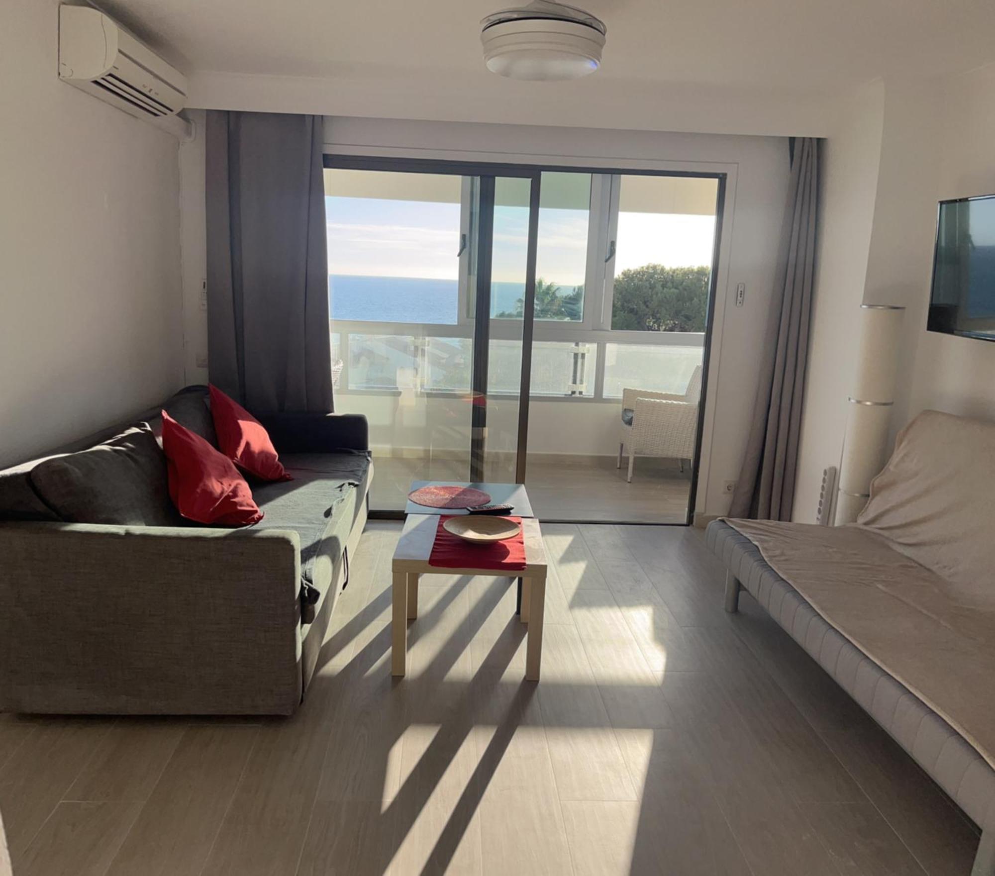 Stunning Apartment 50 Meters From The Sea Беналмадена Екстериор снимка